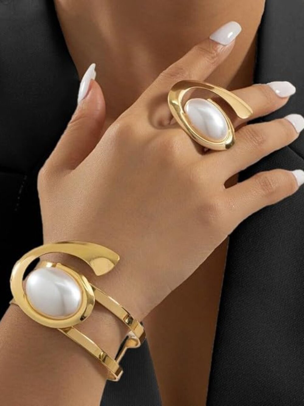 Women Trendy Oval White Acrylic Bracelet Ring Set - Picture 4 of 5